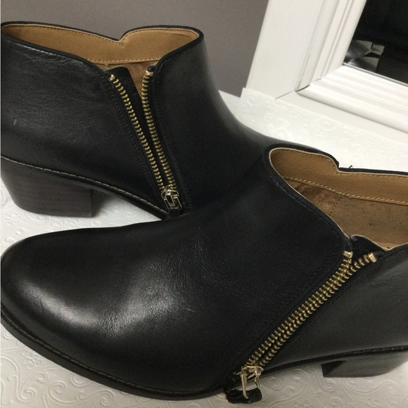 VIONIC, Jolene, Black Zip Ankle Boots, Woman’s Size 8 - Picture 7 of 10